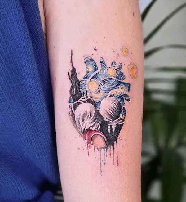 Tatouage coeur sur l’avant bras