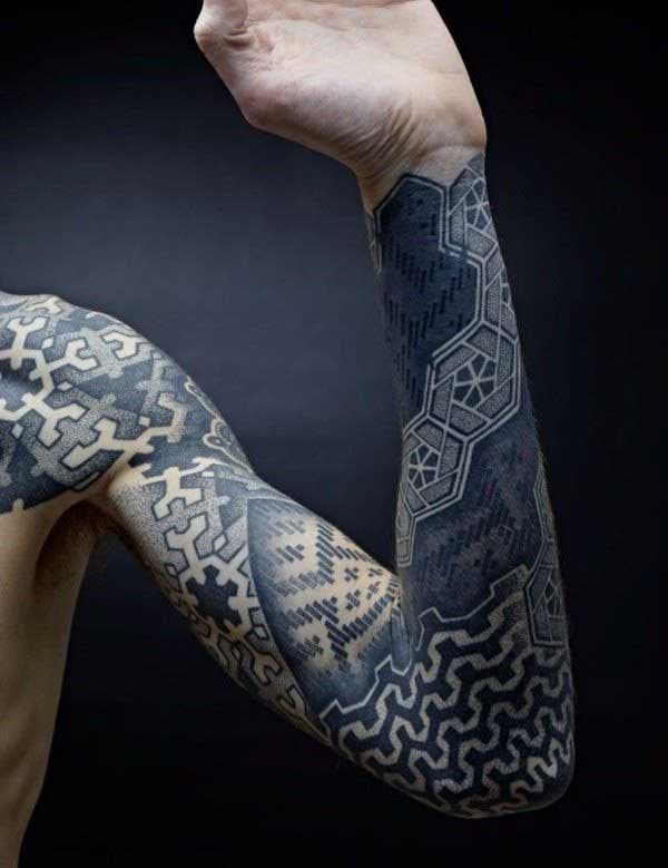 Tatouage d'avant-bras tribal 