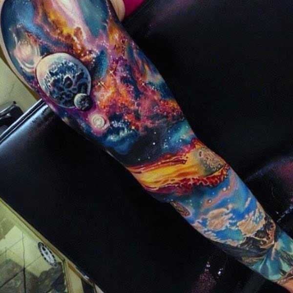 Tatouage de bras galaxie 