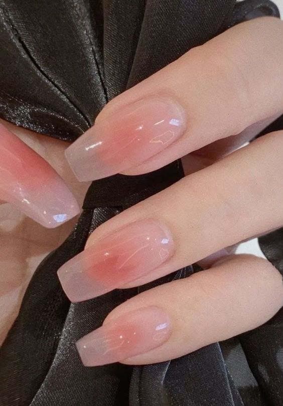 Manucure « blush nails » 