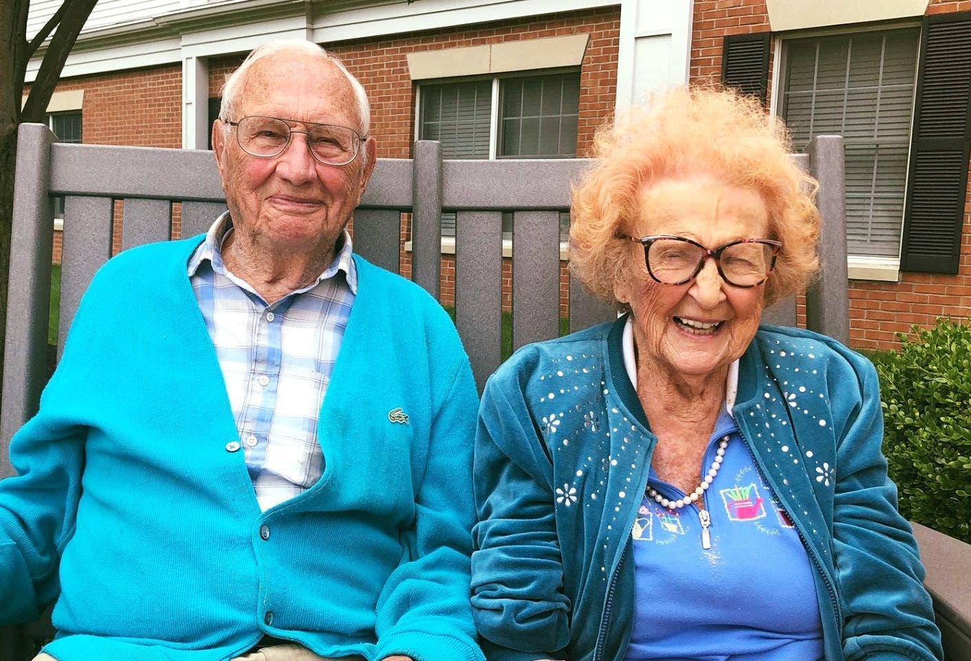 un couple de 100 et 102 ans tombe amoureux