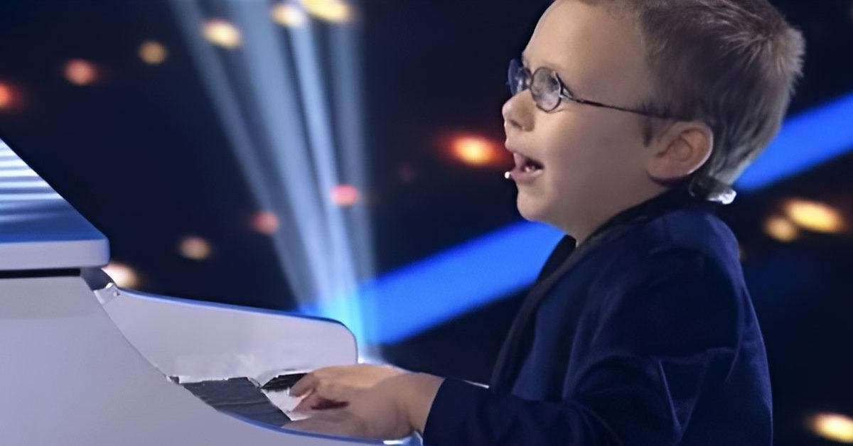Un pianiste prodige non voyant de 7 ans joue « Bohemian Rhapsody » à la télévision « Il mérite nos encouragements »