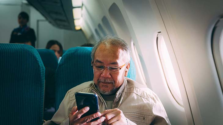 Utiliser le téléphone portable dans l’avion – source : spm