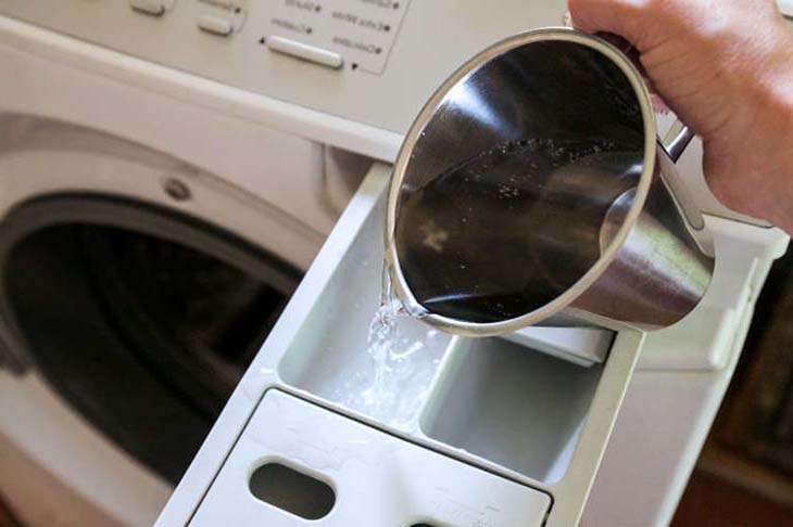 Le joint de la machine à laver est sale et malodorant ? Voici comment le  nettoyer efficacement